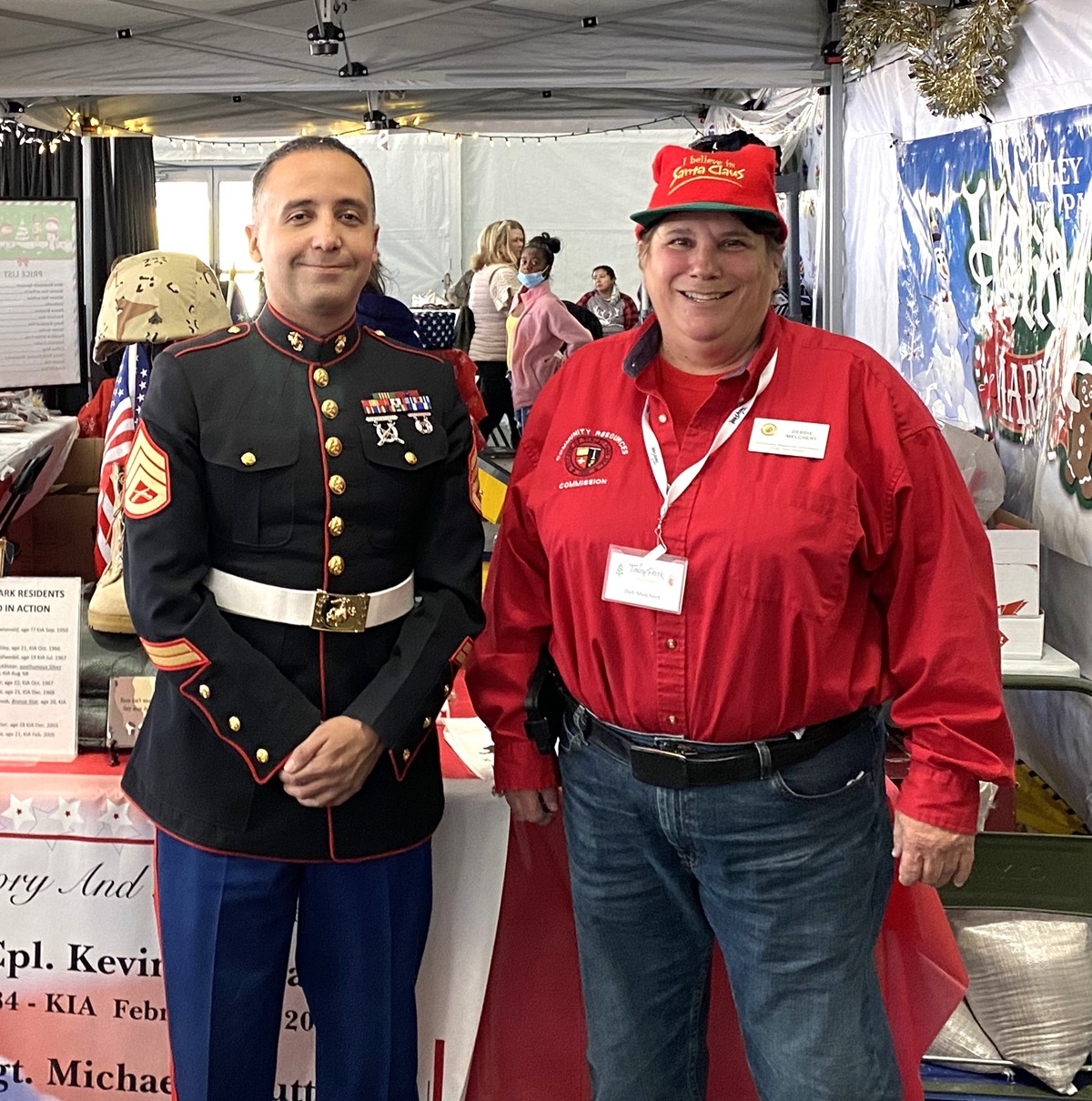Holiday Market Volunteer